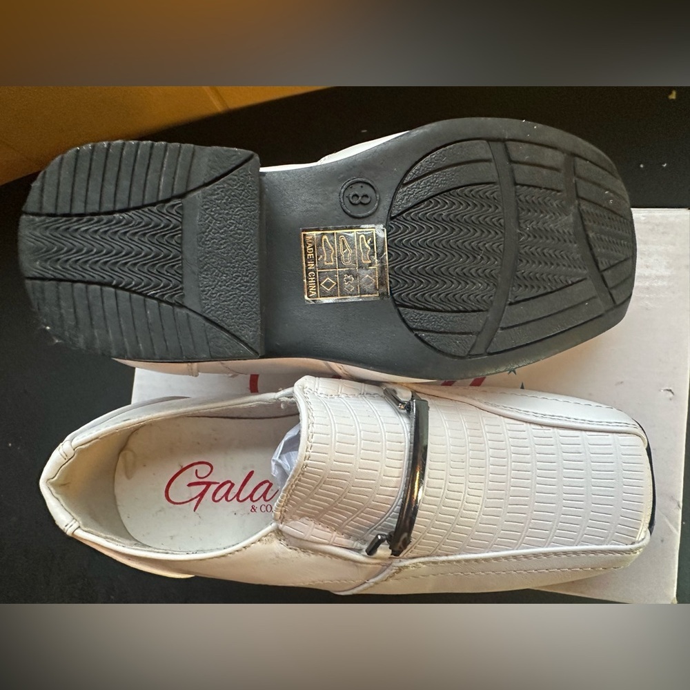 Stylish White Kids Dress Shoes size 8 They are new in their boxes.  (90) - Picture 5 of 7